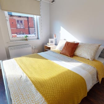 Gold Studio - Image 1