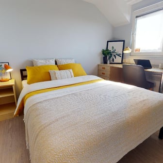 Gold En Suite Plus - Image 1