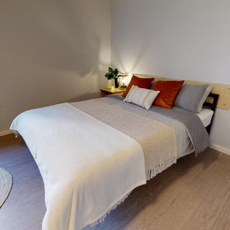 Silver Studio - Image 1