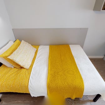 Gold 1 Bed Apartment - Image 1