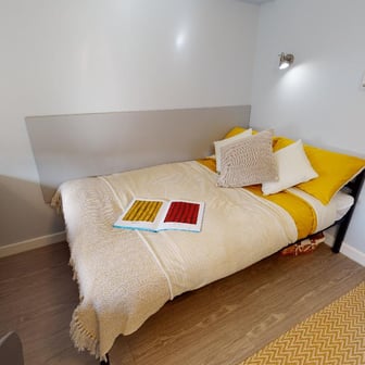 Gold 3 Bed Apartment - Image 1