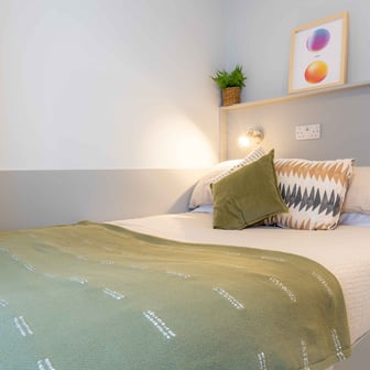 Bronze En Suite Plus-2627 - Image 1