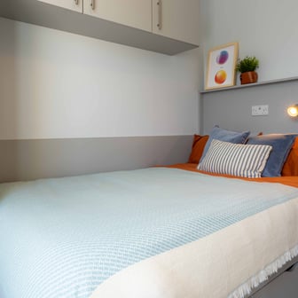 Silver En Suite Plus - Image 1