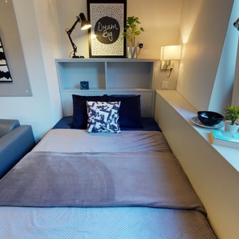 Bronze Studio - Image 1