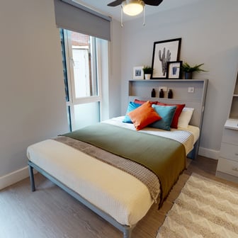 Silver Studio - Image 1