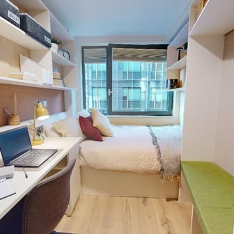 Bronze 2 Bed Apt Plus - Image 1