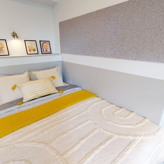 Bronze Studio - Image 1