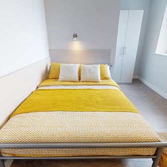 Bronze 2 Bed Apartment - Image 1