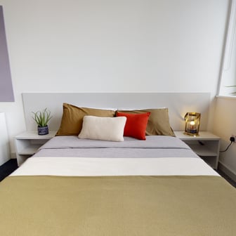 Bronze Studio - Image 1