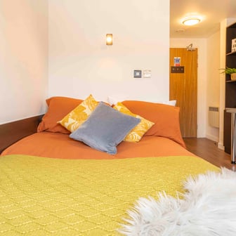 Silver En Suite - Image 1