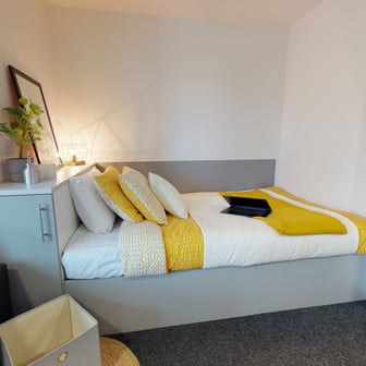 2 Bed Apartment - Image 1