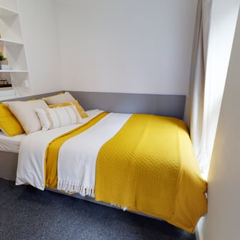 Bronze Studio - Image 1