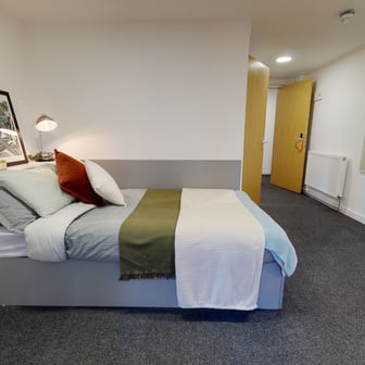 Platinum En Suite - Image 1