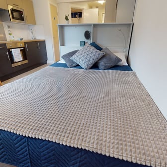 Bronze Studio - Image 1