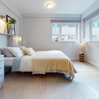 Gold Studio - Image 1