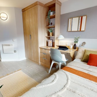 Bronze En Suite Plus - Image 1