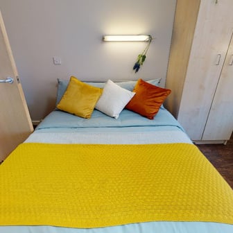 Silver En Suite Plus - Image 1