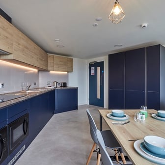 Classic En-Suite - Image 3