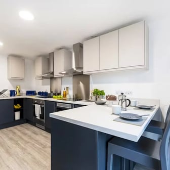 Silver Ensuite - Image 8