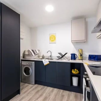 Silver Ensuite - Image 7