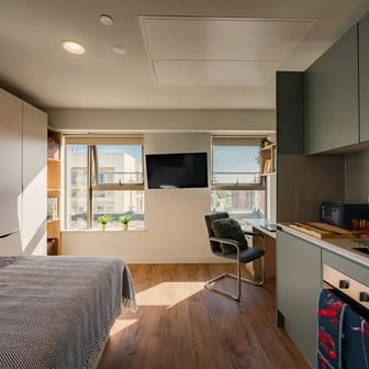 Silver Studio - Image 1