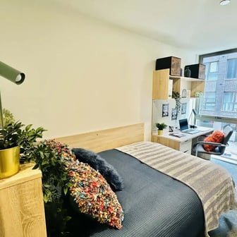 Silver Ensuite  - Image 2