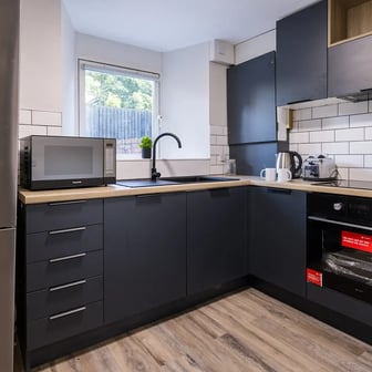 Deluxe 1 Bed Flat - Image 3