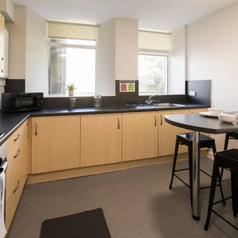 Standard 2 Bed - Image 5