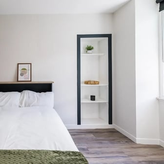 Deluxe 2 Bed - Image 1