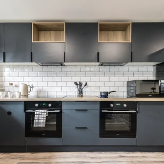 9 Bed En Suite Flat - Image 7