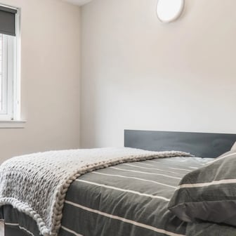 6 Bed En Suite Flat - Image 4