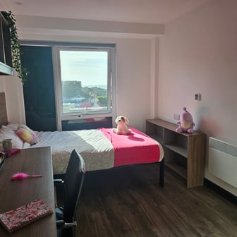 Classic Ensuite - Image 1