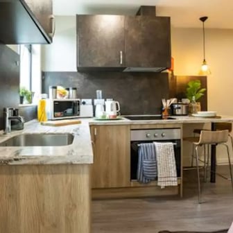 Corner Studio Plus - Image 1