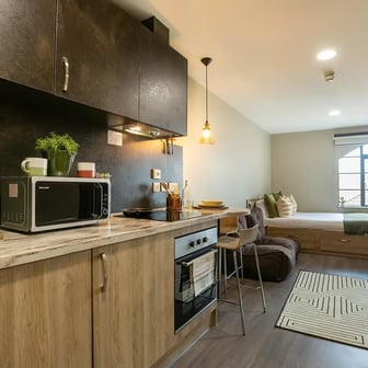 Premium Studio Plus - Image 1