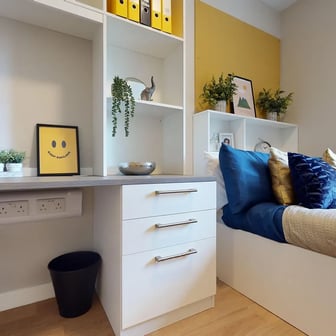 6 Bed Classic Ensuite - Image 1