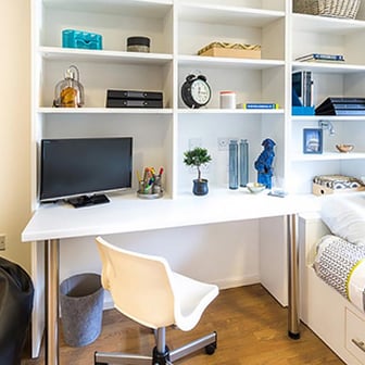 Gold Ensuite - Image 3