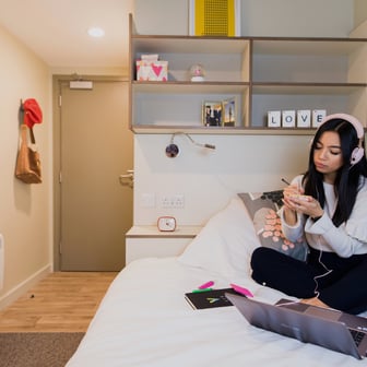 Bronze En-suite - Image 1