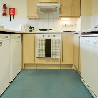 Deluxe Ensuite - Image 8