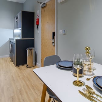 2 Bed Apartment - Image 4