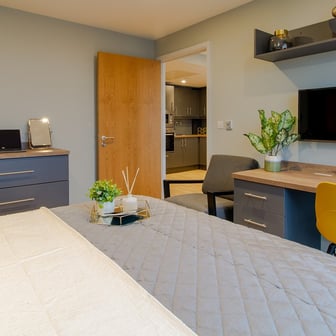 Penthouse 1 Bed Apartment - Image 4