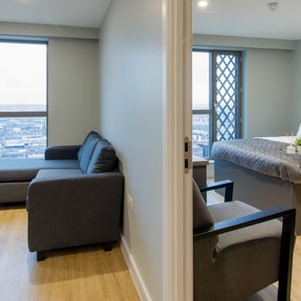 Penthouse 1 Bed Accessible Apartment - Image 8