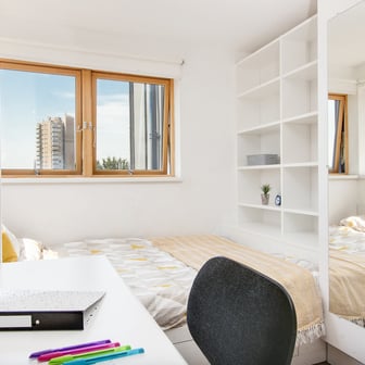 Gold Ensuite - Image 8