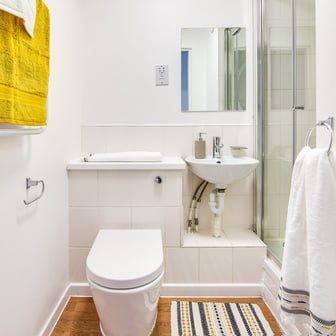 Silver Ensuite - Image 3