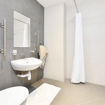 Large Premium Studio - Image 3