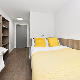 Silver En Suite - Image 2