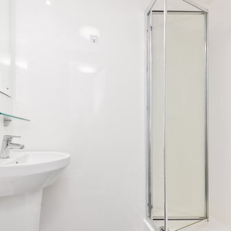 Attic Plus En Suite - Image 4