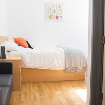 Gold Apartment - Image 2