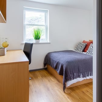 Silver Ensuite - Image 1