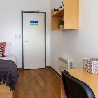 Bronze Single Room - Image 2