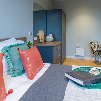 Premium 1 Bedroom Apartment - Image 5